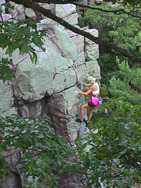 wi_devil lake woman rock climber 4 far away.jpg (51391 bytes)